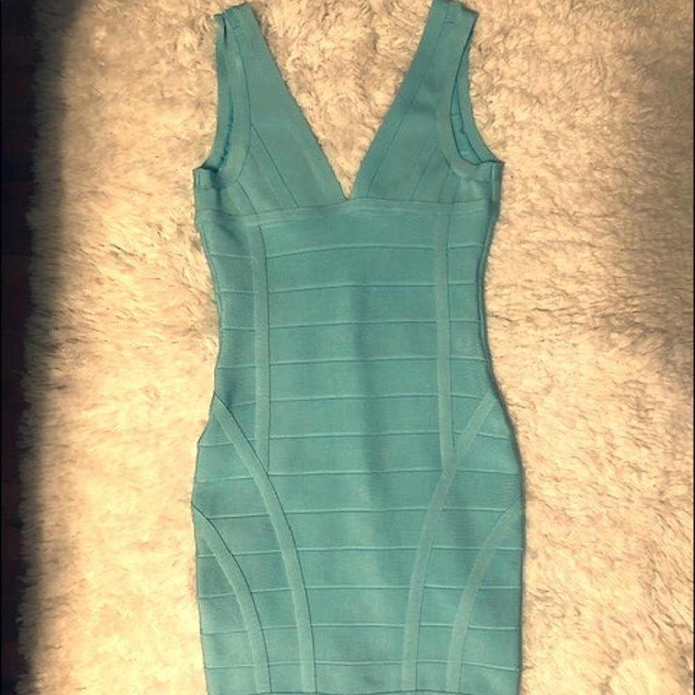 V Neck Sexy Bandage dress - NWT size Small